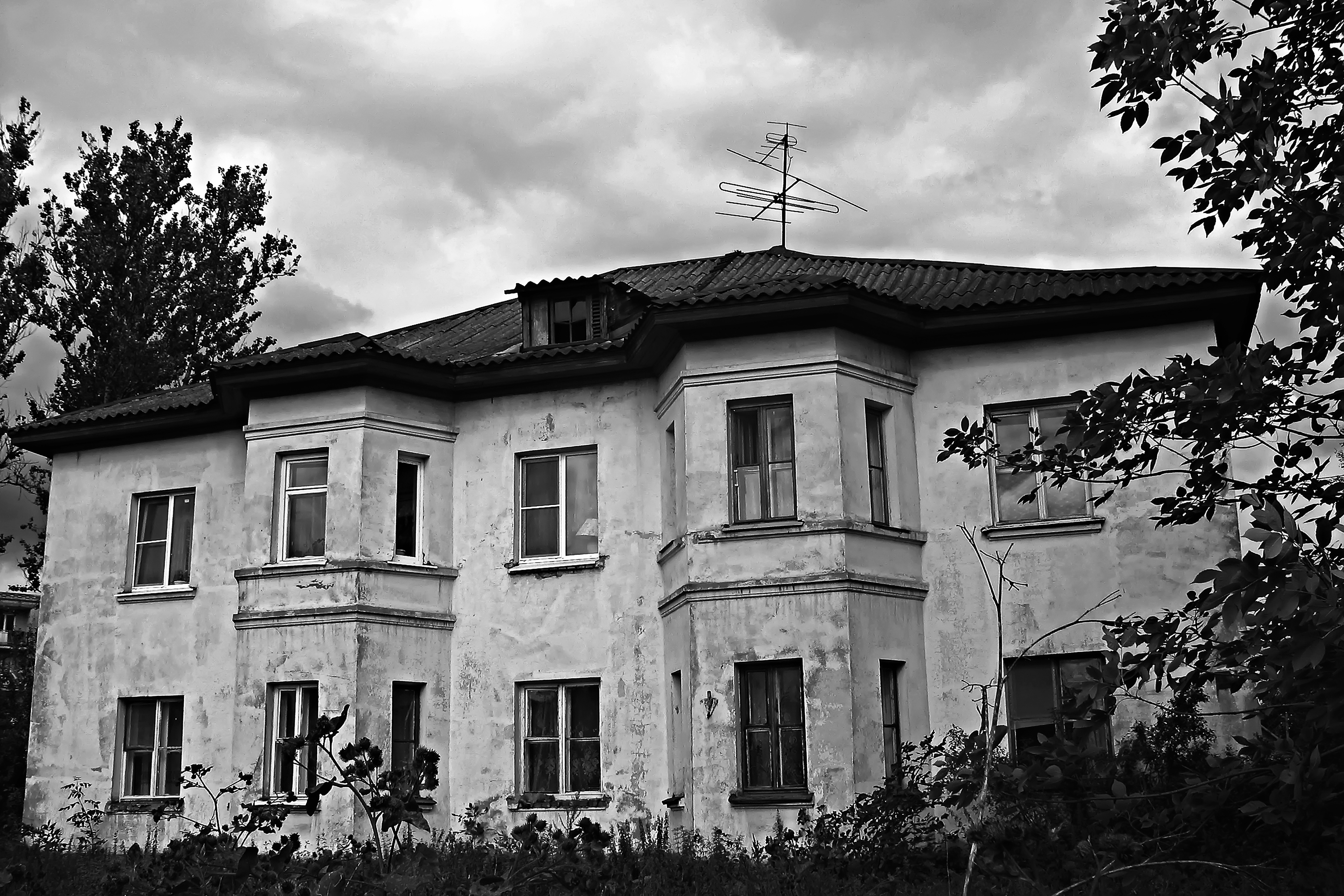 A creepy exterior of a house.